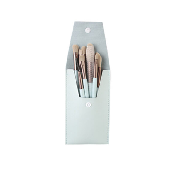 Mini No. 8 Makeup Brush Set Brush - Image 8